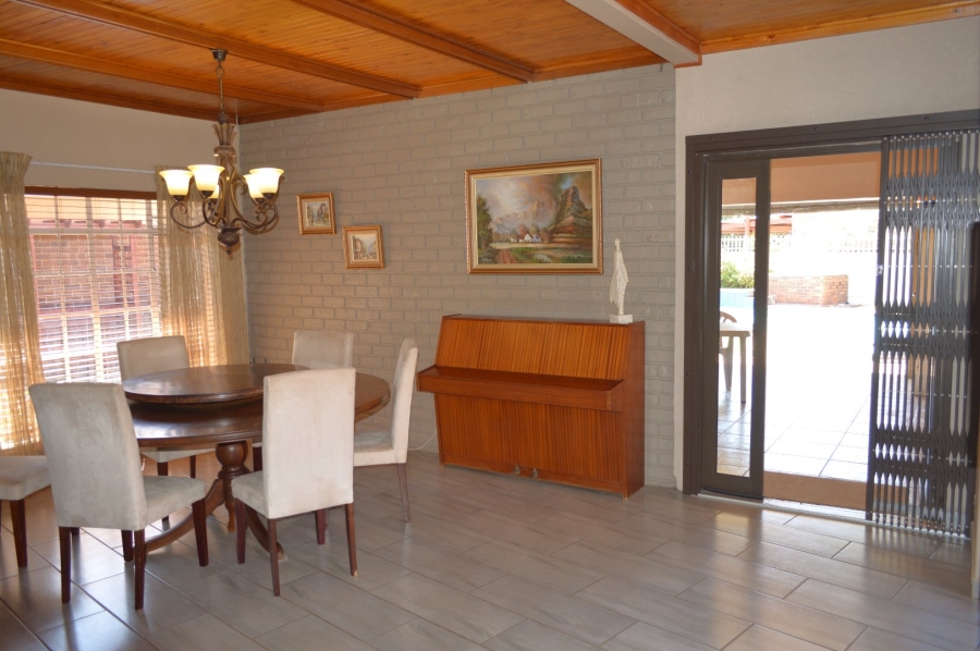 5 Bedroom Property for Sale in Wilkoppies North West